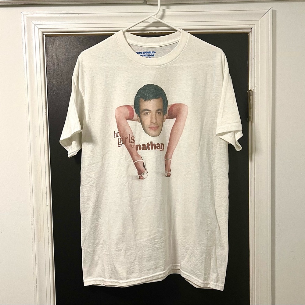 LIKE NEW❣️BUGGIRL200 “Hot Girls for Nathan” Tee